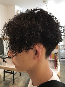 ディバイン 船橋店(divine) センターパートツイストスパイラルパーマツーブロックメンズヘア