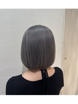 アジールヘア 池袋東口店(agir hair) ブリーチ2回～ハイトーングレーカラーイメチェンヘアスタイル