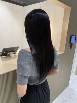 シュヴーブリヤン(cheveux brillants) 【美髪矯正で再現性100%艶髪】後ろ姿で印象が大きく変わる