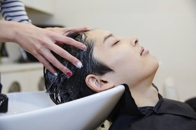 【メンズに人気】高級シャワーで頭皮ケア&カット&眉カット