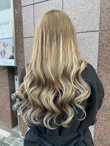 フツーロ 栄(FUTURO) プルエクステ