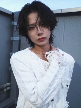 ピア ヤクイン(Pia Yakuin) センターパートウルフ