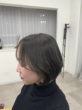 ベガ(vega) 柔らかく動く｜オリーブグレージュのボブレイヤー