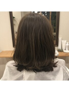 イゾラ(ISOLA) ミディアムヘア アドミオアクアカラー