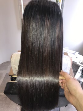 アールサロン アオヤマ(Rr SALON AOYAMA) プラチナミネコラ