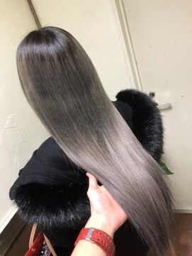 アネラ(Anela) シャドールーツバレイヤージュ+シルバーシールエクステ【平本】