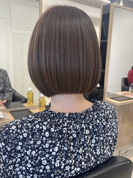 イヴォークトーキョーオーサカ(EVOKE TOKYO osaka) ボブ ショート 切りっぱなし ケアカラー 水素 艶髪