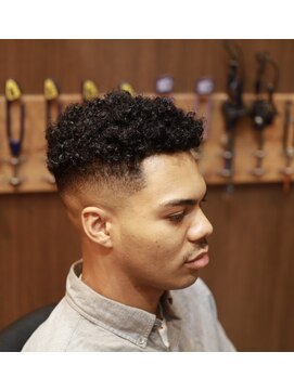 リルホビーズメンズグルーミング(Lil Hobbys Men's Grooming) 海外バーバースタイル