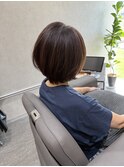 丸みシルエットの大人ショートボブ
