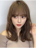 薄め前髪ベージュレイヤーカットハッシュカットサイドバング