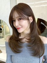 ミリバイアフロート(MIRI by AFLOAT)&nbsp;【島田佑】ミディアムレイヤーカットグレージュ顔周りカット