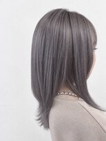 グランミリ(Grand mm)&nbsp;透明感グレージュ×ミディアムレイヤー     Shinoko.