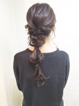 コンパス(COMPASS) こなれくるりんぱヘアアレンジ