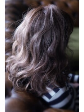 ユナイテッドビューティー 金沢(UNITED BEAUTY) ダークパープルグレイ