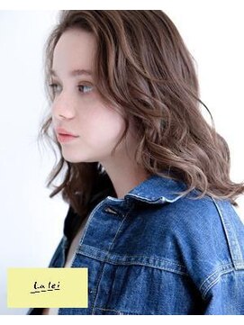 ラレイ(Lalei) 【表参道/青山】グレージュ×ミディアムウェーブ【ささき】