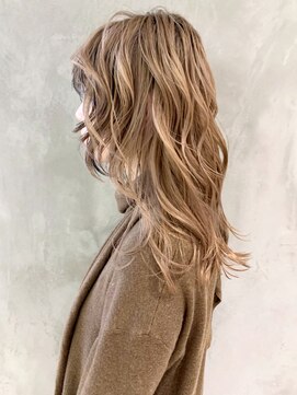 アイティー バイ アルバム 中野店(IT by ALBUM) ホワイトキャラメルベージュ_ローライトスリークボブ_ba286392