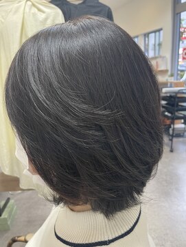 クート(ku-to) 毛流れを活かすミディアムヘア×白髪染め&ヘッドスパも人気◎