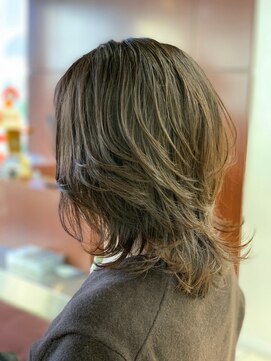 クオリス 赤塚店(QUALIS) 10代20代30代40代/ミディアム/ウルフ/マットカラー/くびれ