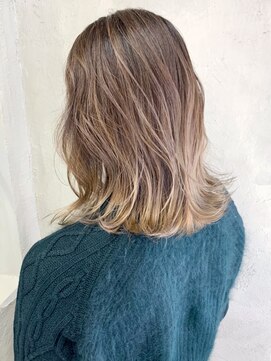 アイティーバイアルバム 下北沢店(IT by ALBUM) ハイライトミディアム_アースカラーくびれヘア_ba263691