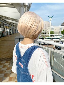 ルッツ(Lutz. hair design) ホワイトベージュ【千代田彩夏】