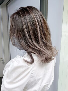 アイティー バイ アルバム 中野店(IT by ALBUM) バレイヤージュロブ_外ハネボブセクションカラー_ba397172