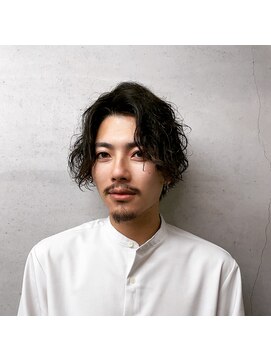 ロンドガルマン 名古屋(Lond GULLMAN) 色気のミディアムパーマ