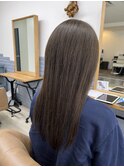 オリーブベージュ