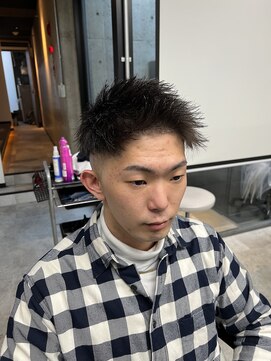 イーラ(era) 短髪ジェットモヒカンツーブロック刈り上げ