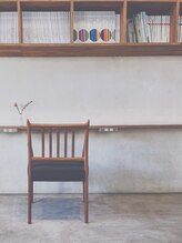 【全席電源＆Wi-Fi完備】[カット/ミディアム/ロング/パーマ/レイヤーカット/ショート]