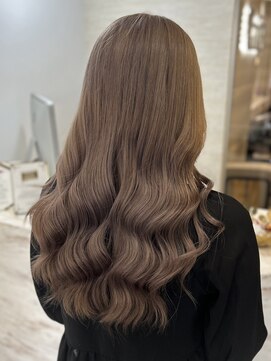 ラビス クローバー(Lovis clover) ブリーチ1回でミルクティーベージュカラー♪あゆむ