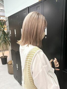 レブ 三条河原町(Reb,) ミルクティーベージュタッセルボブインナーカラーケアブリーチ