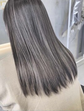 ジィルム(XELM) コントラストハイライトレイヤーカット【高崎/高崎駅/高崎駅西口