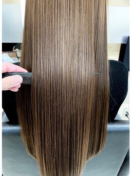 あとりえ月の庭 30代40代50代レイヤーカット/ウェットヘア/オリーブベージュ