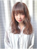 艶感こなれヘア愛され前髪メルティカラーウェーブミディアム