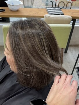 アップ(A+hair) くびれショートボブ40代50代グレイカラー白髪染め白髪ぼかし