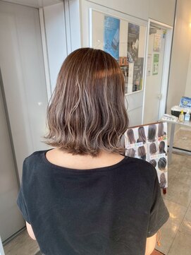 キャパ(CAPA) 立体感ハイライト×外ハネボブ