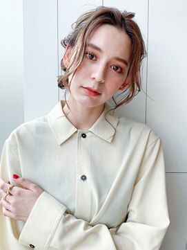 アイティーバイアルバム 下北沢店(IT by ALBUM) 編み込み風アレンジ_アースカラーくびれヘアツートン_29126