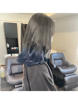 ピヨン 心斎橋(piLLon) ブルーグラデーション