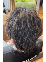 鉄板の波巻きスタイル！波打ちの大きさで印象が変わる〈波巻きパーマ〉