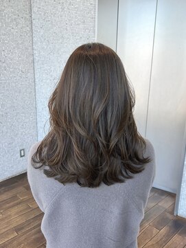 ザック ヴィ(ZACC vie) ワンカールレイヤー / くすみブラウン