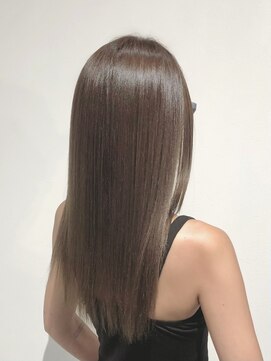 ミモザ ビカミドウ 自由が丘(Mimosa Bigamido) ▼モデルYukariさん 艶カラー 深みマットブラウン