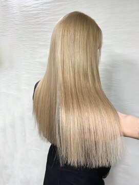 テイス 新宿(TACE) ツヤツヤハイトーン[ネビージュ/黒髪/小顔/新宿]