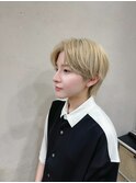 刈り上げショート メンズライク 中性ウルフ ホワイトブロンド