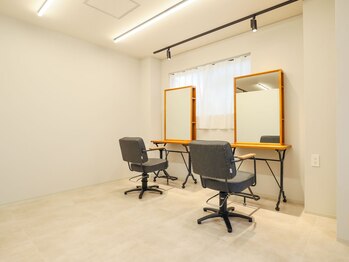 リアンドット(Lien.)の写真/《高槻/少人数サロン》半個室席ありの少人数サロン。こだわり空間で当店自慢のヘッドスパもお試しください!