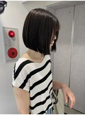 フラットボブ×グレージュブラウン
