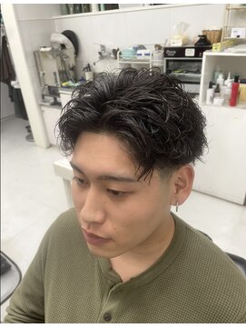 フリークバーバーショップ 河原町三条店(FREAK BARBER SHOP) スペインカール/スパイキーショート/フェザーパーマ河原町三条F