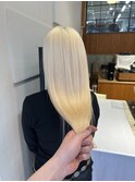 艶髪ホワイトブロンド