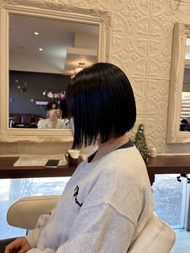 ロマンヤカタ ファース(ROMAN YAKATA fars) ブリーチなしブルーグレージュボブ　上窪　10/15