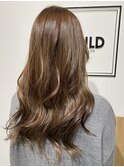 ツヤ感際立つ大人ナチュラルロング