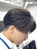 オーバル ジングウマエ(OVARL jingumae)&nbsp;フェザーショートパーマセンターパート